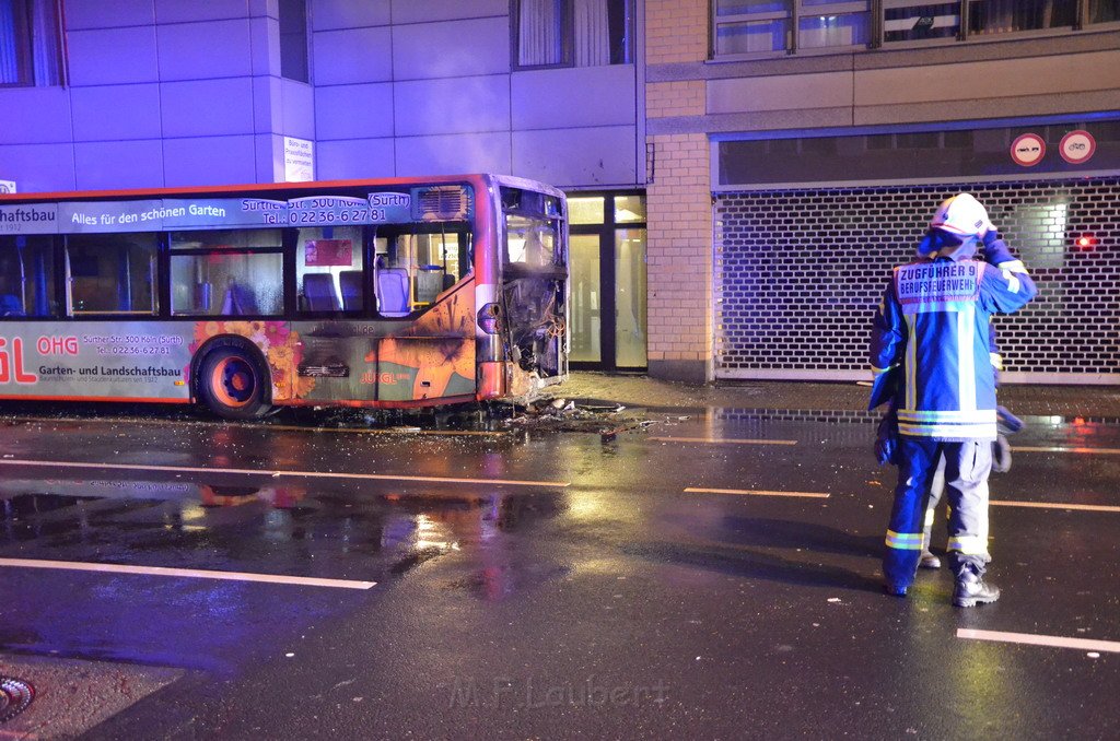Stadtbus fing Feuer Koeln Muelheim Frankfurterstr Wiener Platz P082.JPG
